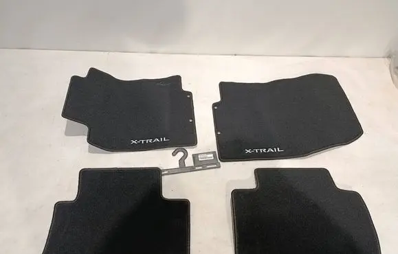 Nissan X-Trail T32 Car floor mat set KE7454B021