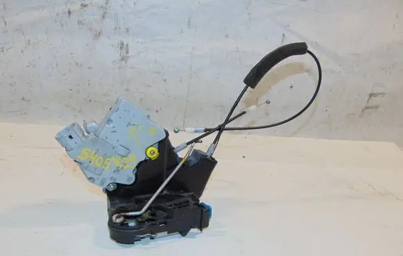 Nissan GT-R Front door lock 60553C070B