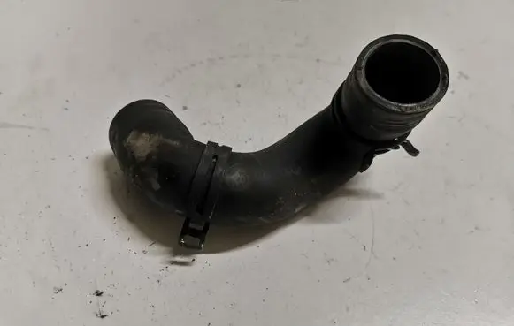 BMW X1 F48 F49 Engine coolant pipe/hose 7617368
