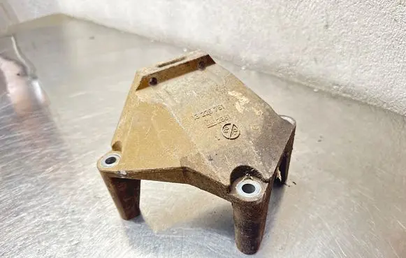Opel Astra H Engine mounting bracket 13226751