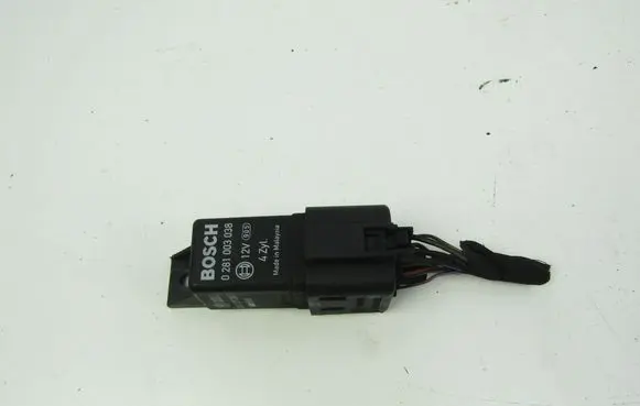 Volkswagen PASSAT B6 Glow plug pre-heat relay 038907281D