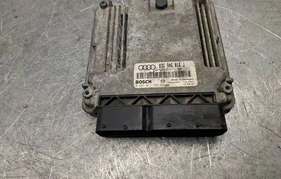 Audi A3 S3 8P Engine control unit/module 03G906016J 0281011383