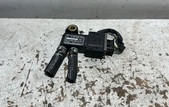Mercedes-Benz E W212 Exhaust gas pressure sensor 0281006279 A6429050100 141203T0330E