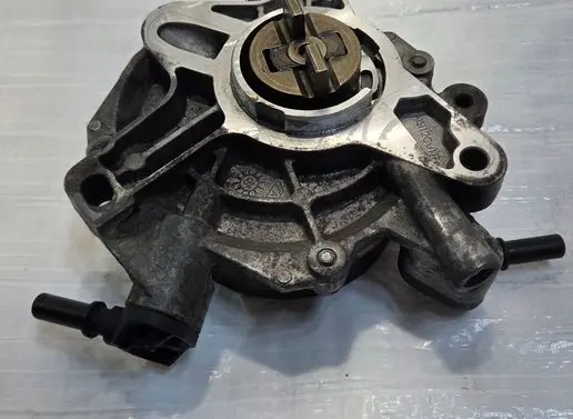 Ford Kuga II Vacuum pump 9674192280