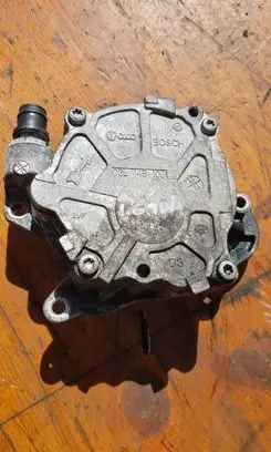 Audi A4 S4 B8 8K Vacuum pump 03L145100