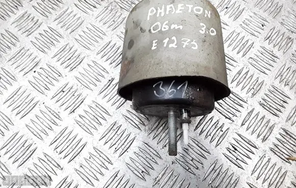 Volkswagen Phaeton Engine mount bracket