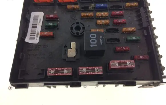 Volkswagen PASSAT B6 Fuse module 3C0937125
