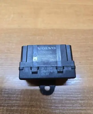 Volvo XC70 Seat heating relay 30795504 211886