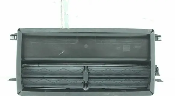BMW i3 Intercooler air guide/duct channel 18779815