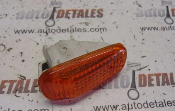 Honda CR-V Front fender indicator light 6R016528
