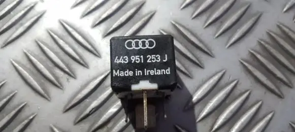 Volkswagen PASSAT B5 Other relay 443951253j 899511000