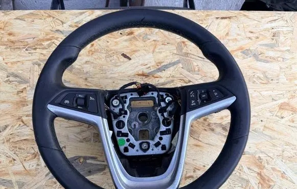 Opel Insignia A Steering wheel 13306885