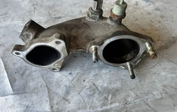 Toyota RAV 4 (XA20) Air intake hose/pipe