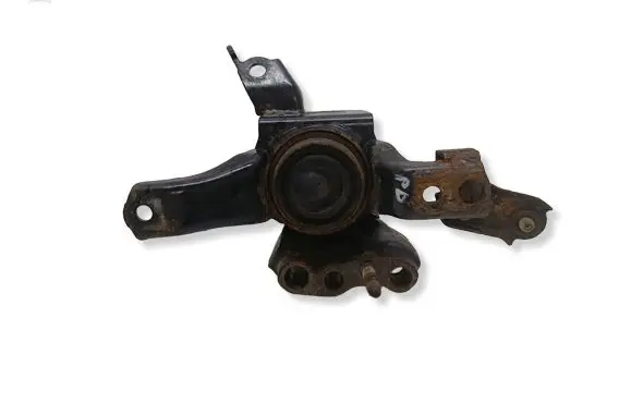 Toyota Yaris Engine mount bracket 
