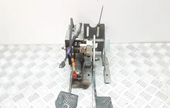 Chrysler Voyager Pedal assembly 04877911AA