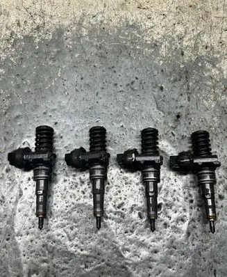 Skoda Octavia Mk2 (1Z) Fuel injectors set 038130073BN