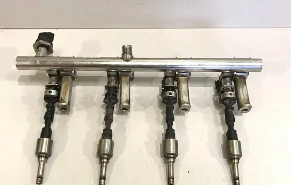 Fuel injectors set