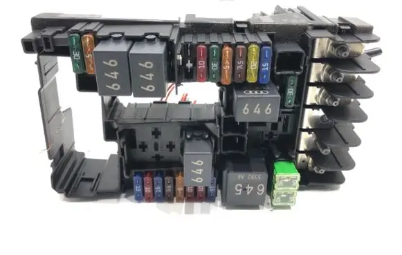 Volkswagen PASSAT B8 Fuse box set 5Q0937125B