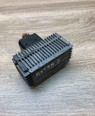 Opel Signum Glow plug pre-heat relay 09132691 51299008Used WithPlug