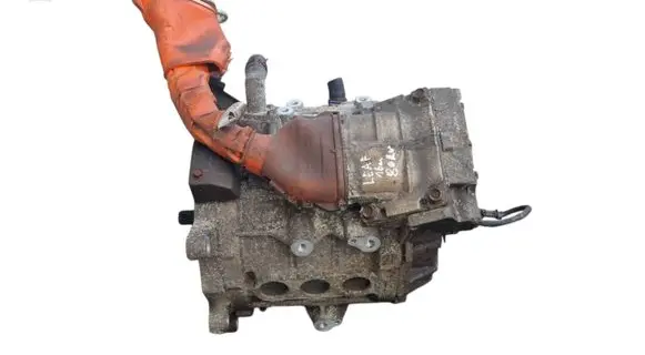 Nissan Leaf I (ZE0) Electric car motor 052038A EM61