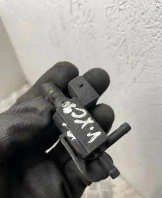 Volvo XC90 Turbo solenoid valve 72224006