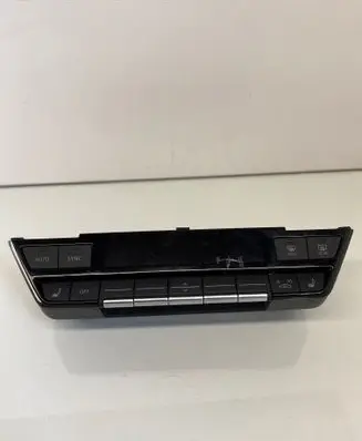 Audi e-tron Climate control unit 4J3820043A