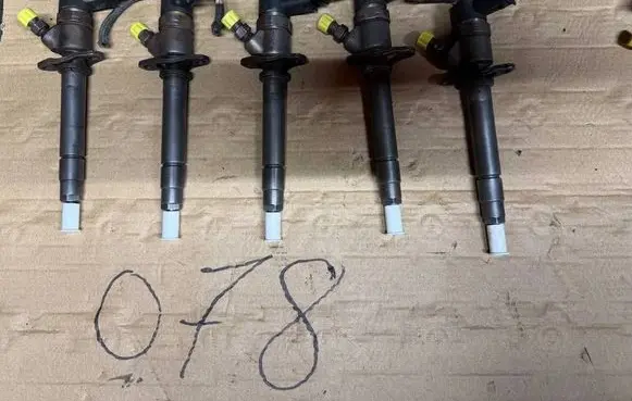 Volvo S60 Fuel injector 0445110078