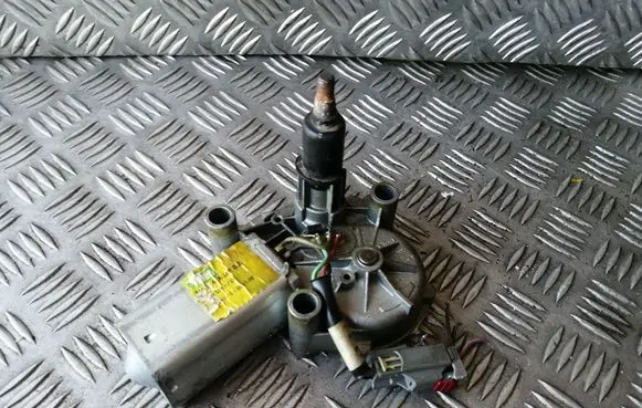 Chrysler Voyager Rear window wiper motor 04717710AD