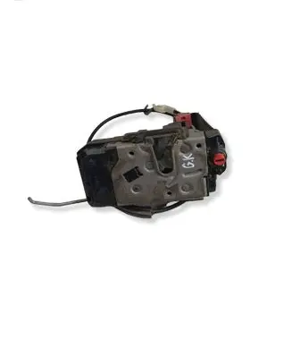 Opel Zafira B Rear door lock 13210738