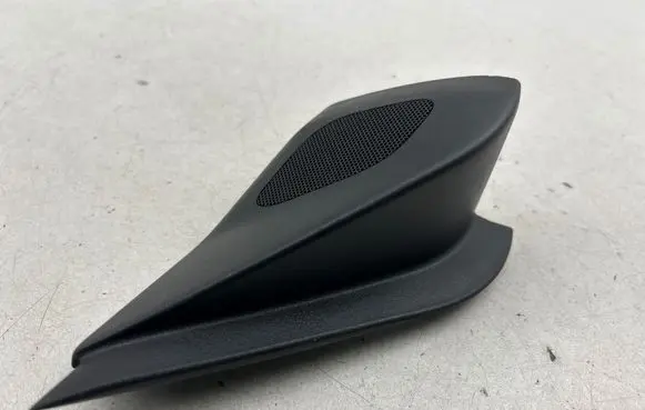 Front door high frequency speaker
