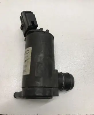 Hyundai Trajet Windscreen/windshield washer pump 985103A000