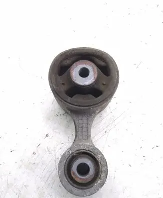 Honda CR-V Engine mount bracket
