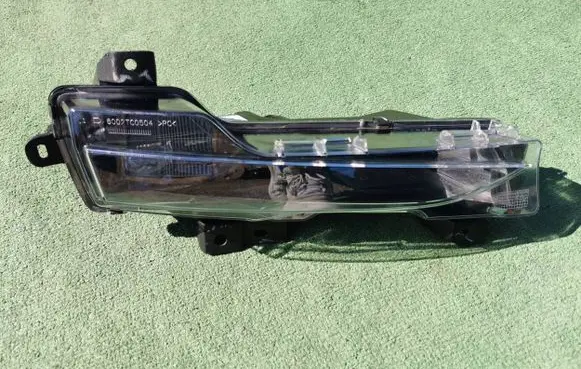 Tesla Model 3 LED Daytime headlight 1077396-00-D