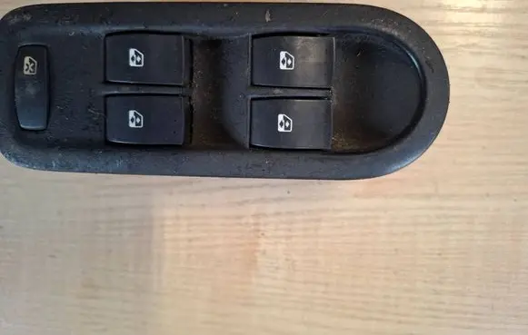 Renault Scenic II - Grand scenic II Electric window control switch 8200160603
