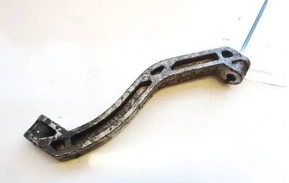 Volkswagen PASSAT B6 Engine mounting bracket 1K0199359E