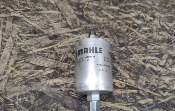 Porsche 944 Fuel filter 
