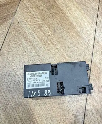 Mercedes-Benz GL X164 Seat control module A2118702026 00005822A9