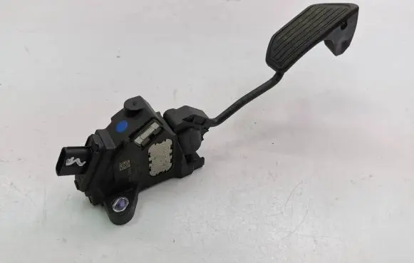 Toyota Auris E180 Accelerator throttle pedal 7811002140 15082A 12195580449