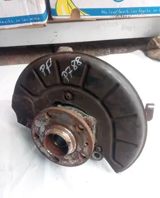 Volkswagen PASSAT B6 Front wheel hub