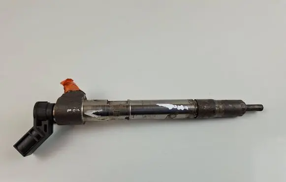 KIA Sportage Fuel injector 338002U000