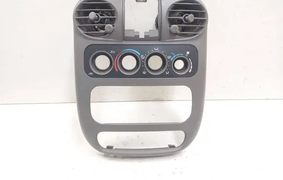 Radio/GPS head unit trim