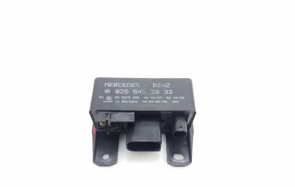 Mercedes-Benz A W168 Glow plug pre-heat relay A0255452832