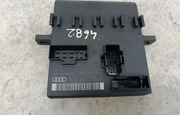 Audi A4 S4 B6 8E 8H Xenon control unit/module 8E0907279C