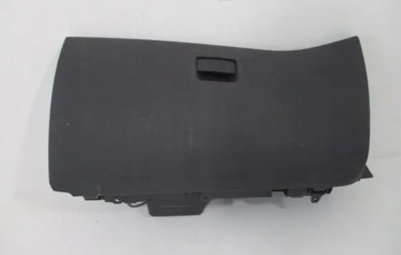 Glove box