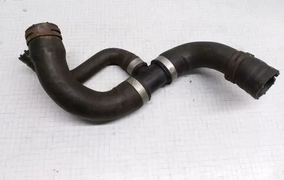 Opel Zafira B Engine coolant pipe/hose 13223886 S5000257