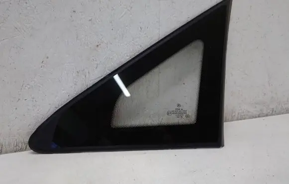 Mercedes-Benz Vito Viano W639 Front triangle window/glass A6396736305 6396736305