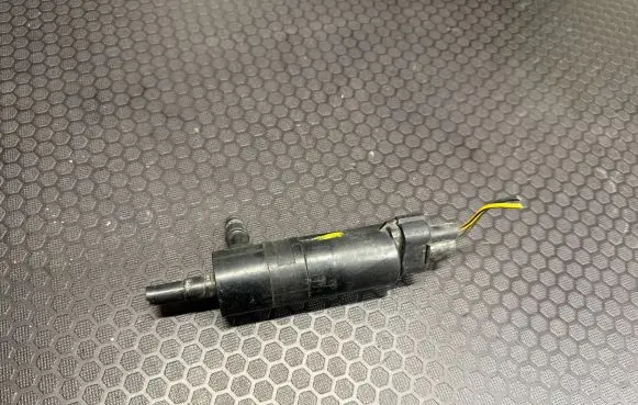 Opel Zafira B Headlight washer pump 90508709 19222