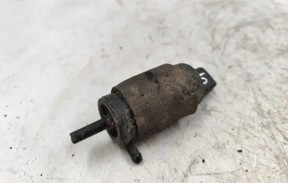 BMW X5 E53 Windscreen/windshield washer pump