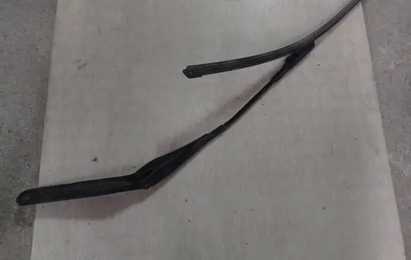 BMW 1 E81 E87 Windshield/front glass wiper blade 7160010
