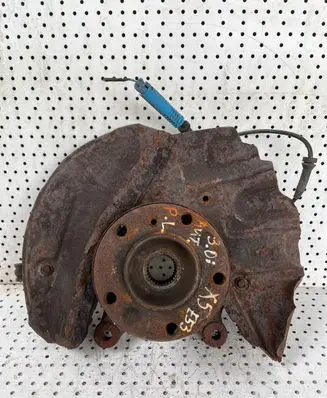 BMW X5 E53 Front wheel hub spindle knuckle